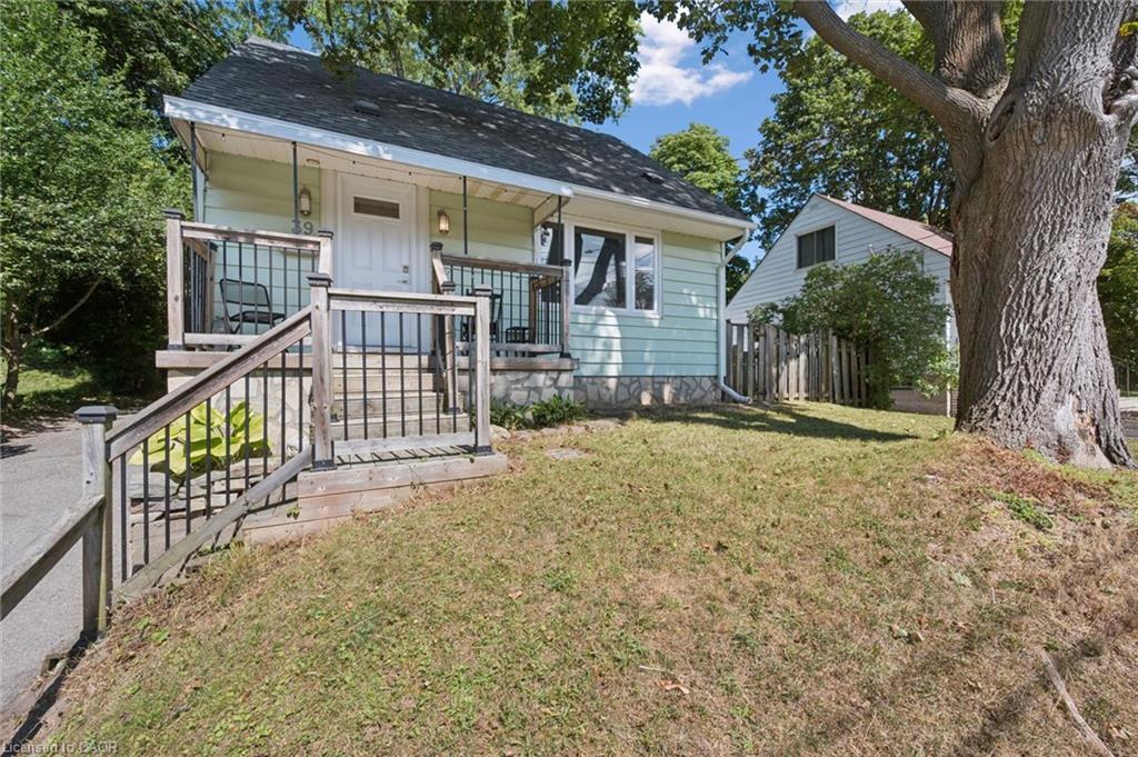 39 Ridgewood Avenue