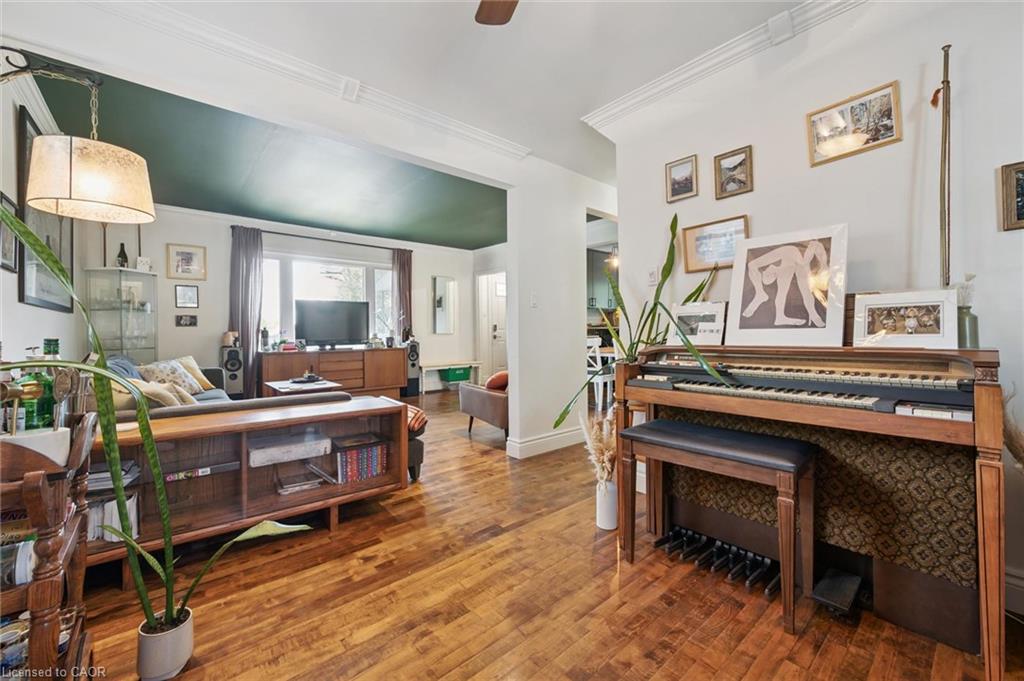 39 Ridgewood Avenue
