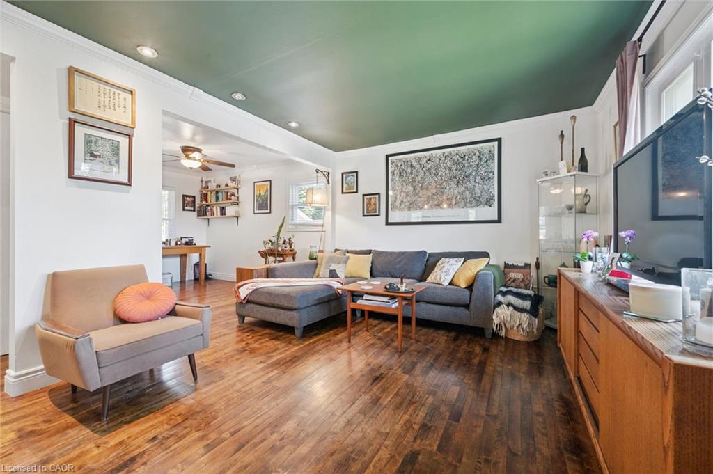 39 Ridgewood Avenue