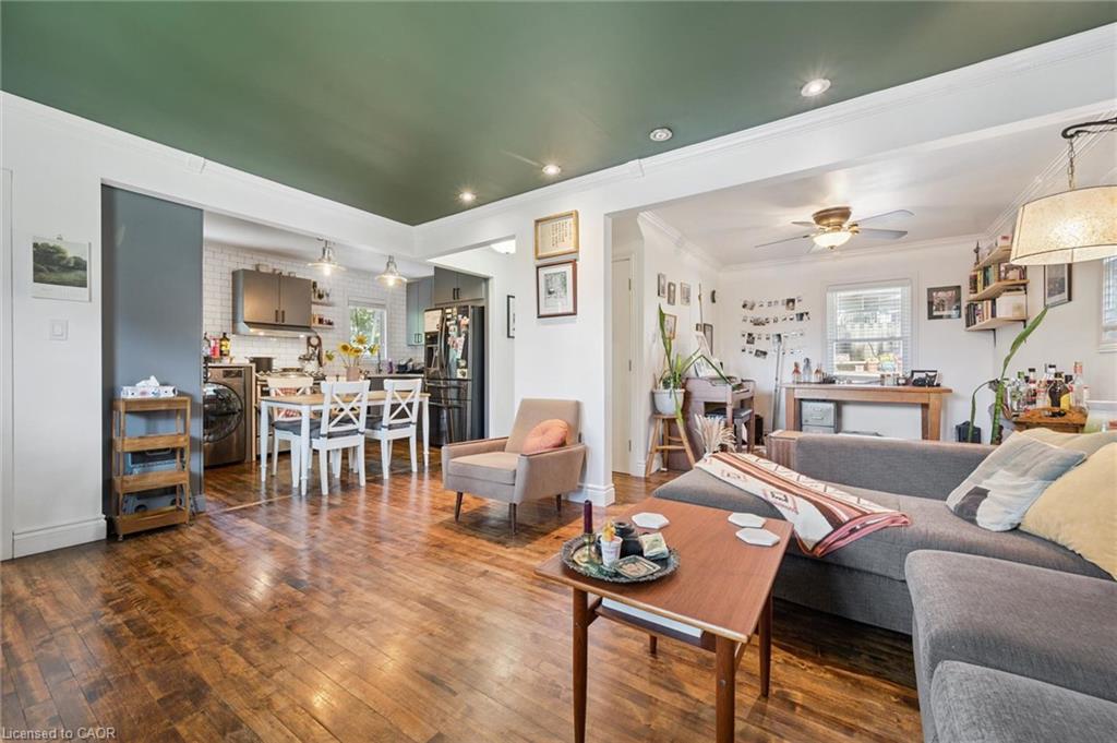 39 Ridgewood Avenue
