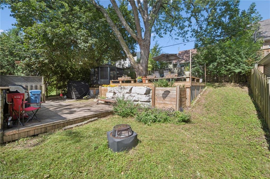 39 Ridgewood Avenue