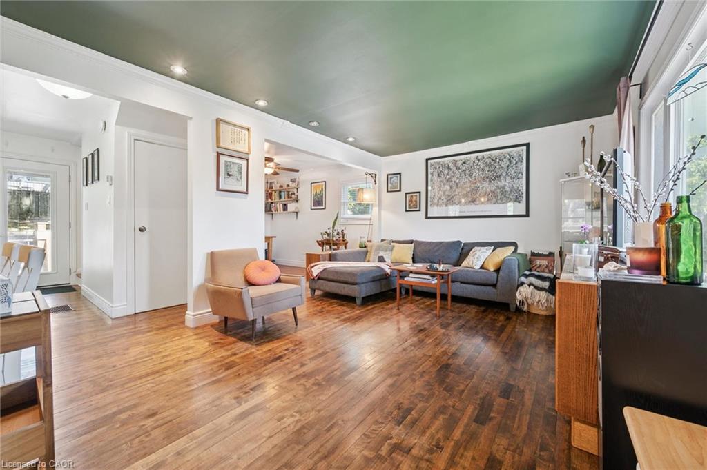 39 Ridgewood Avenue