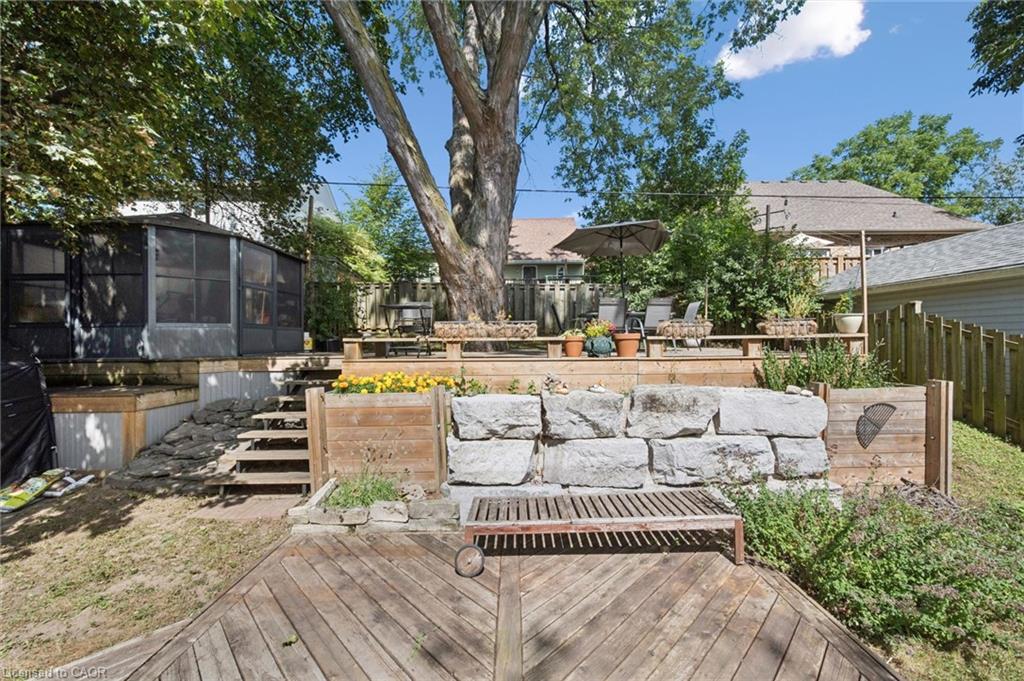 39 Ridgewood Avenue