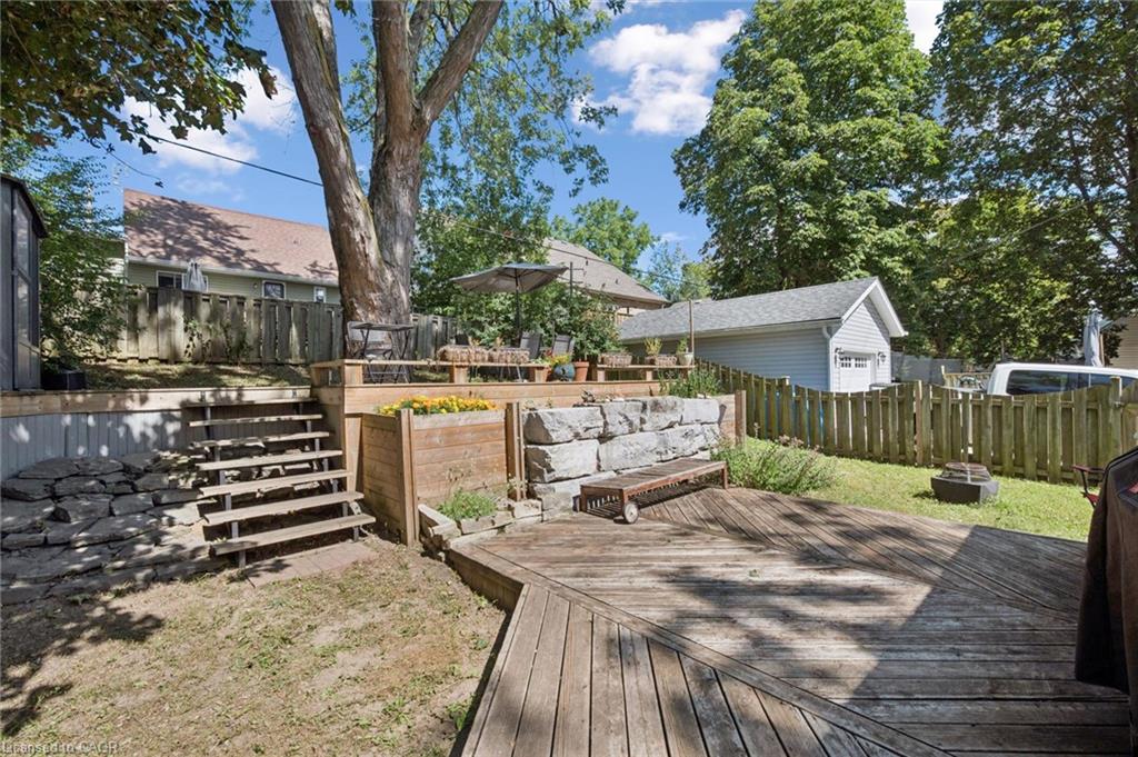 39 Ridgewood Avenue
