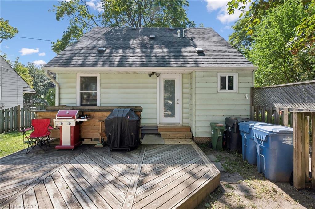 39 Ridgewood Avenue