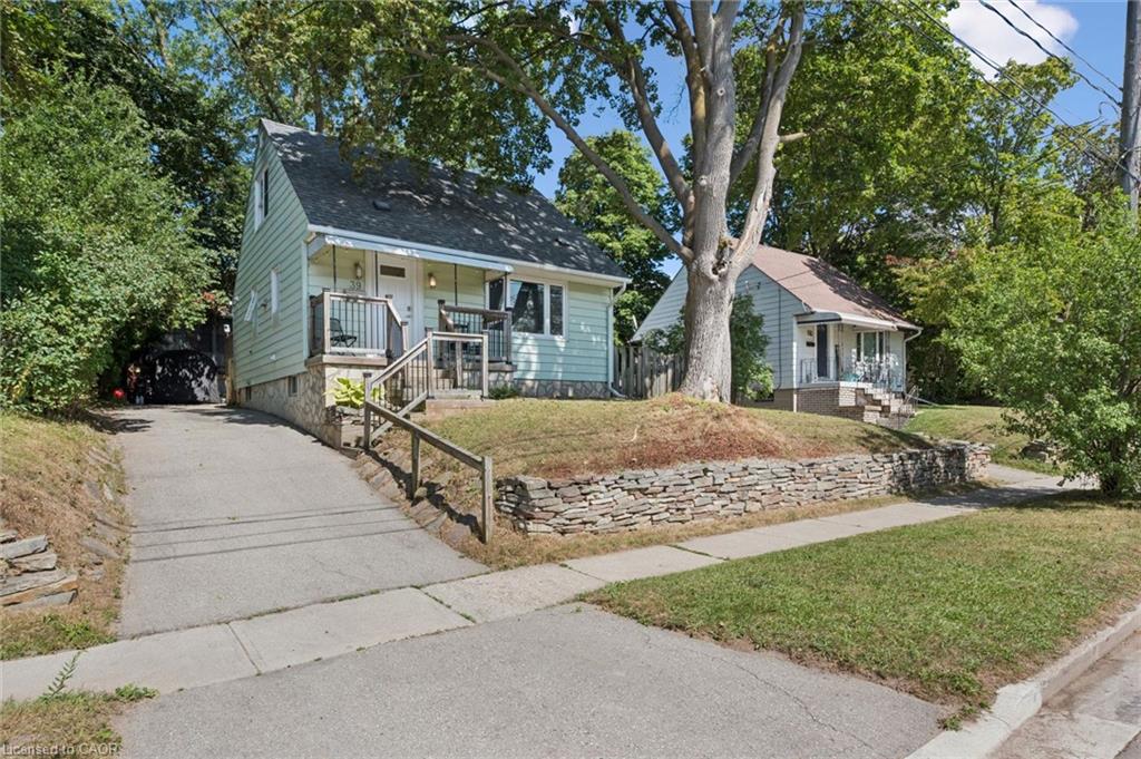 39 Ridgewood Avenue
