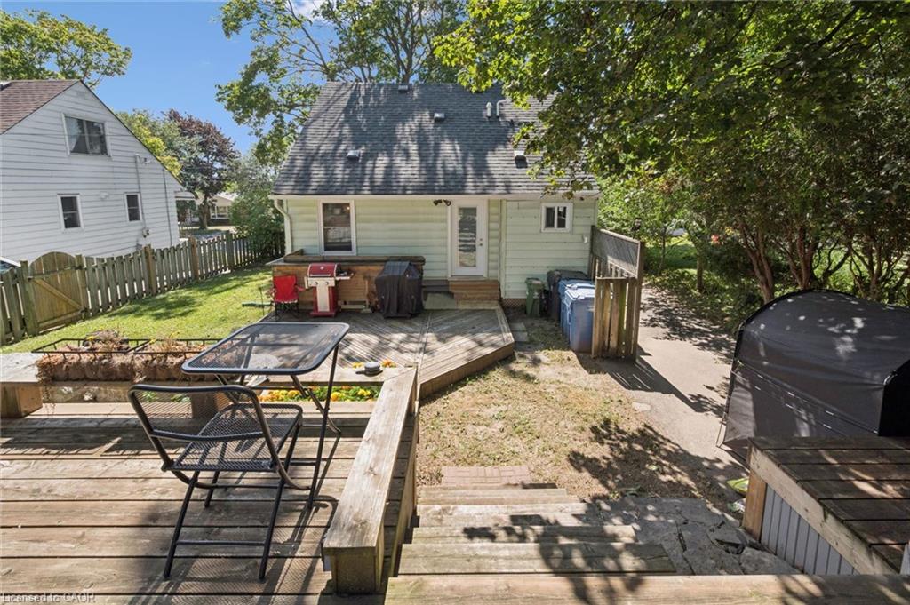 39 Ridgewood Avenue