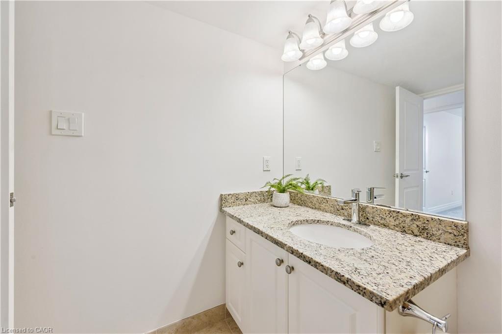 903-55 Yarmouth Street Unit: 903