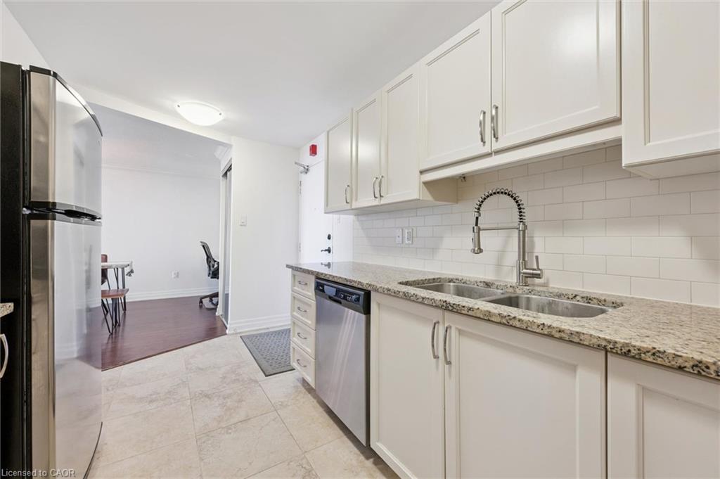903-55 Yarmouth Street Unit: 903
