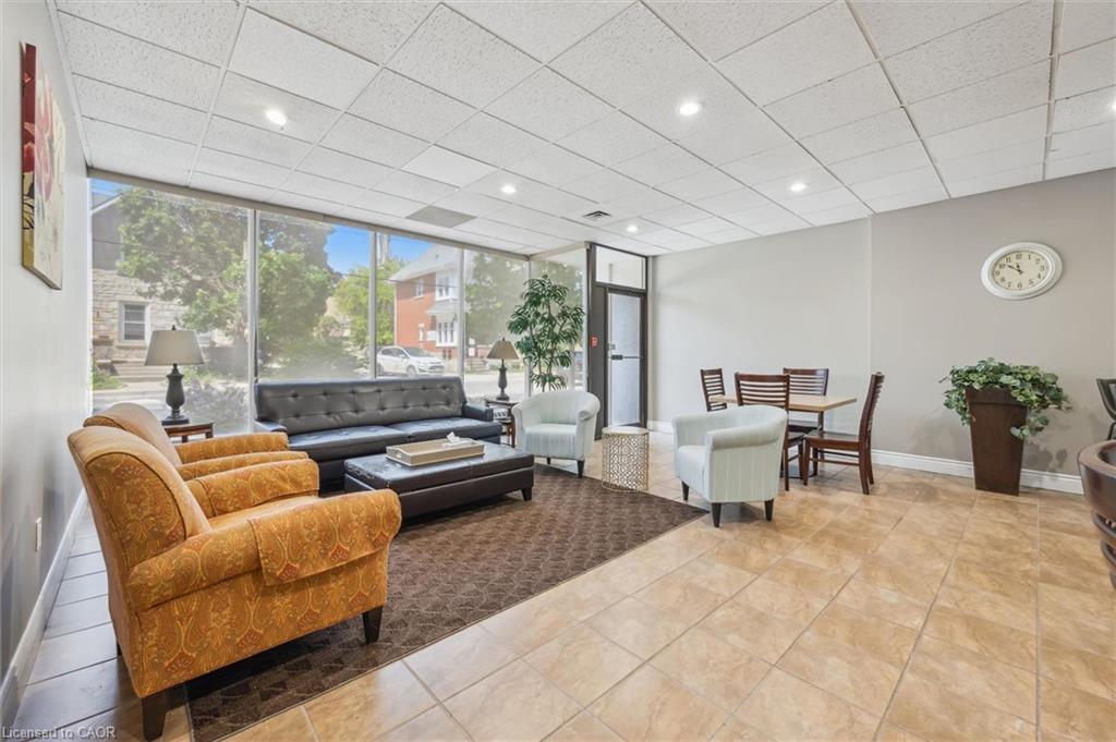 903-55 Yarmouth Street Unit: 903