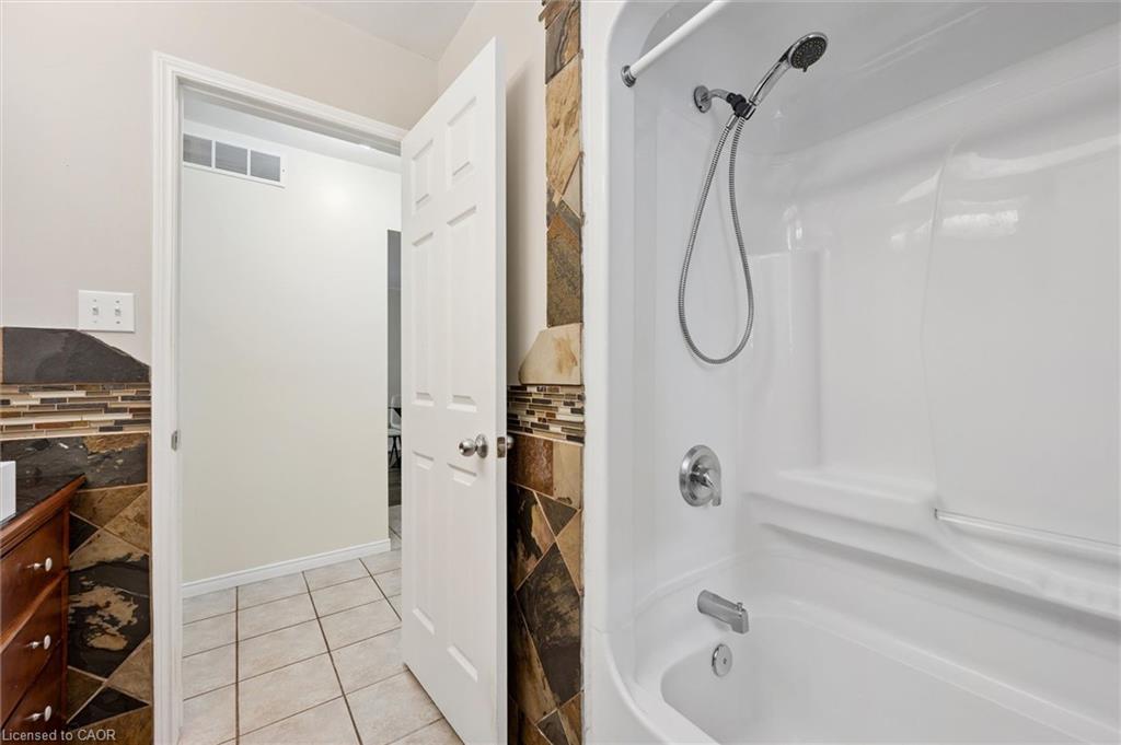 73 Waxwing Crescent