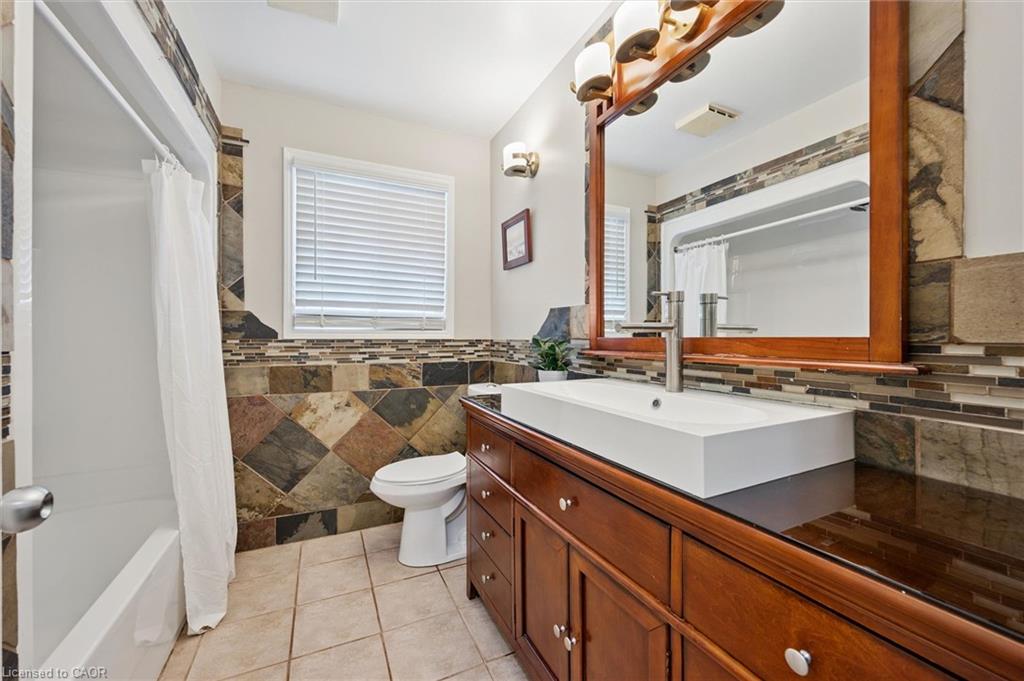 73 Waxwing Crescent