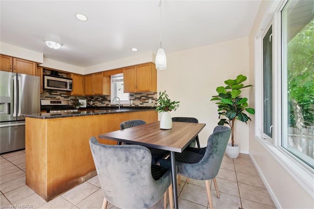 73 Waxwing Crescent