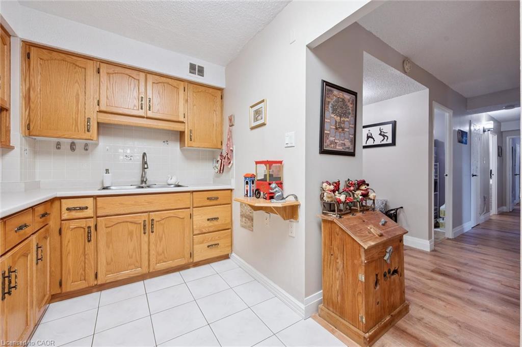 206-93 Westwood Road Unit: 206