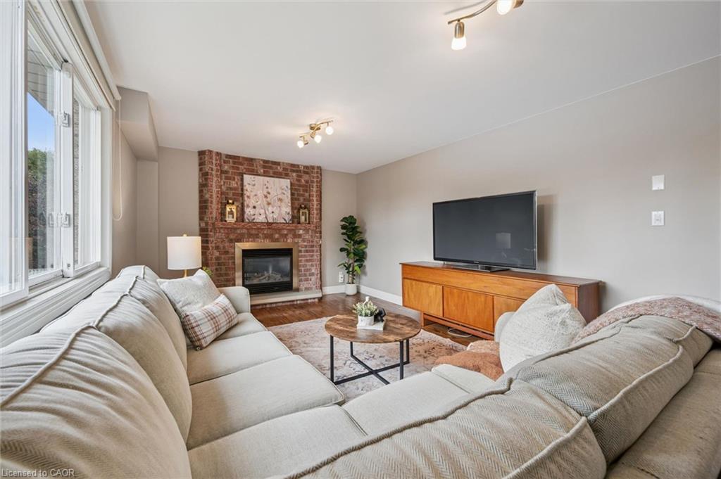 32 Thornhill Drive