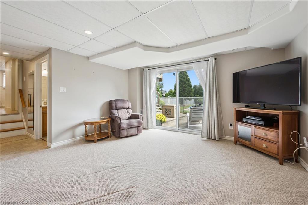 32 Thornhill Drive