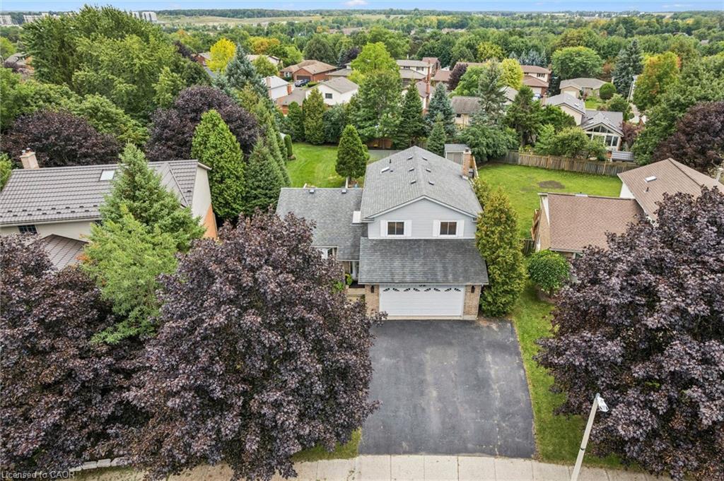 32 Thornhill Drive
