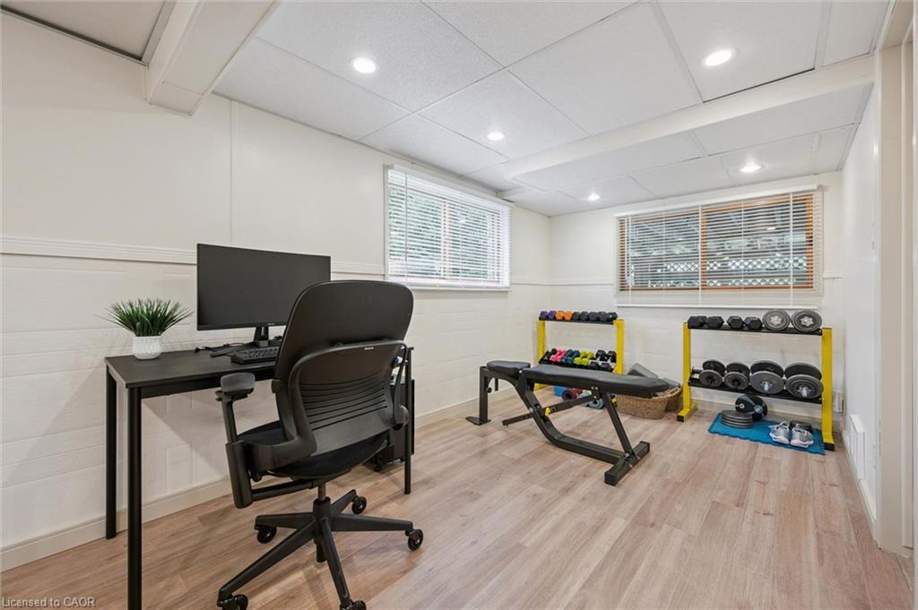 32 Thornhill Drive