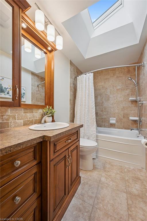 32 Thornhill Drive