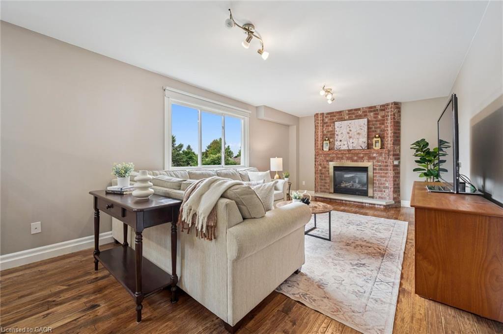 32 Thornhill Drive