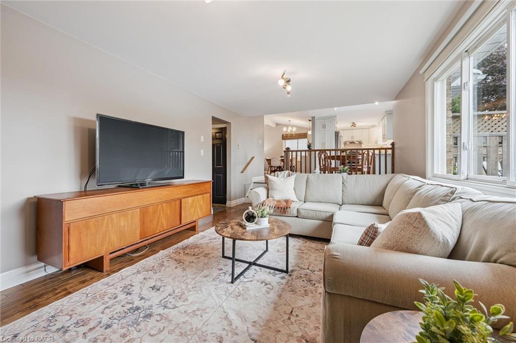 32 Thornhill Drive
