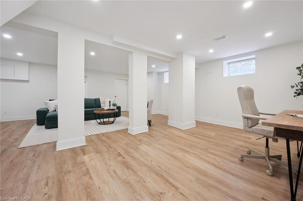 31 James Street W