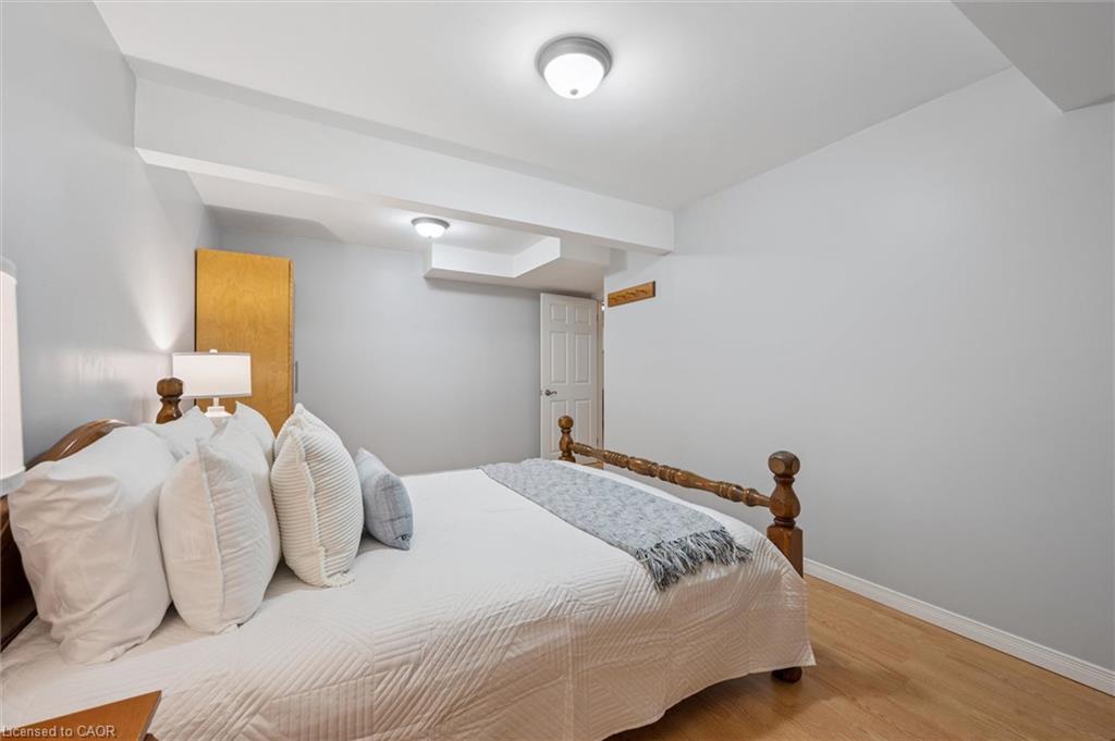 27 Oakridge Crescent