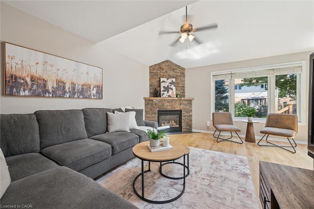 27 Oakridge Crescent