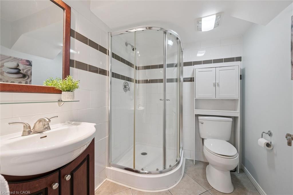 27 Oakridge Crescent