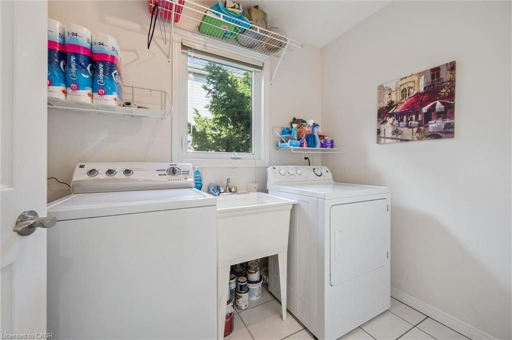 27 Oakridge Crescent