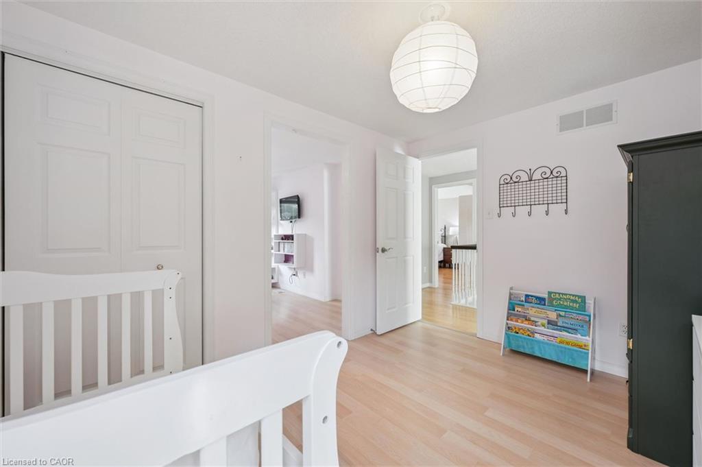 27 Oakridge Crescent
