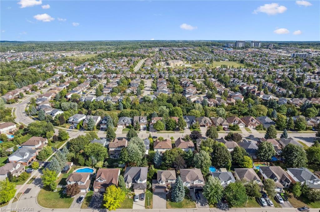 27 Oakridge Crescent