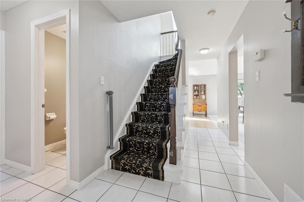 27 Oakridge Crescent