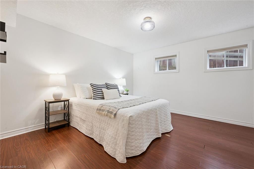 29 Mcilwraith Crescent
