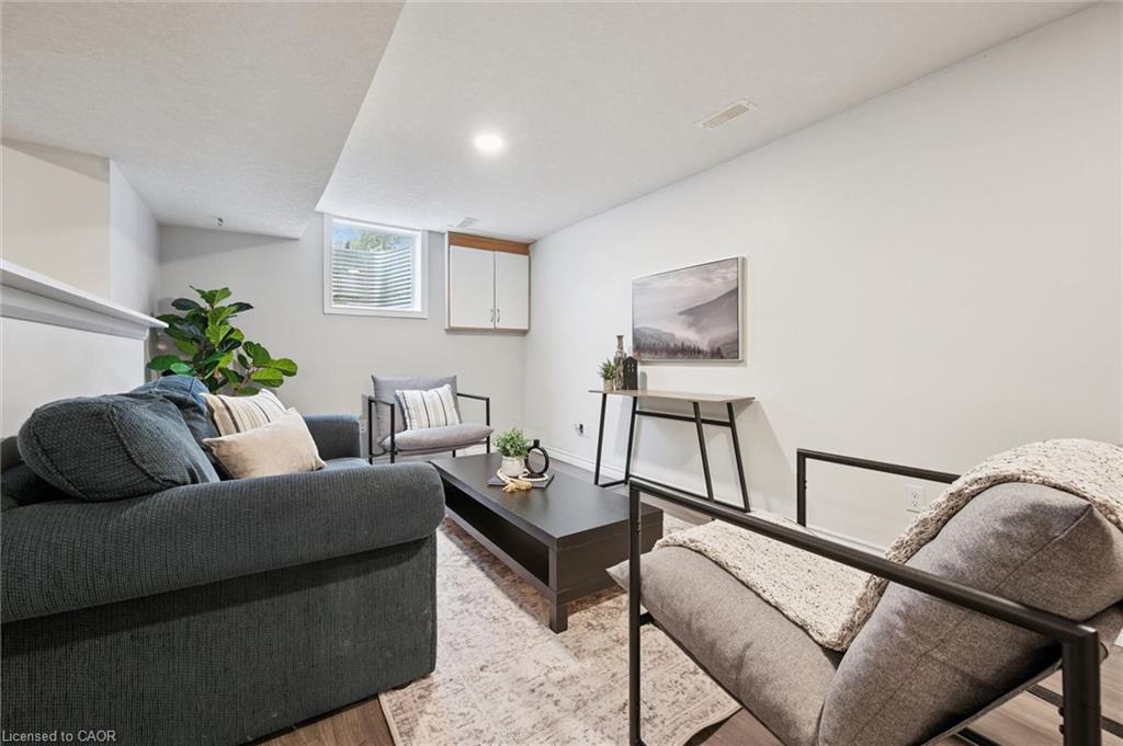 29 Mcilwraith Crescent