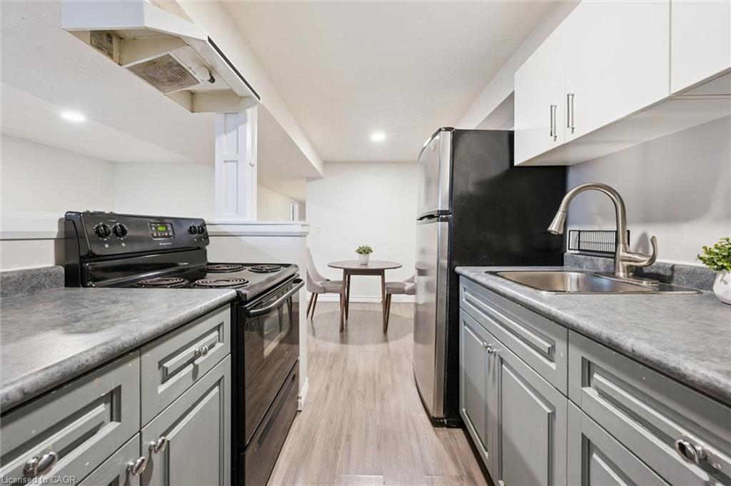 29 Mcilwraith Crescent