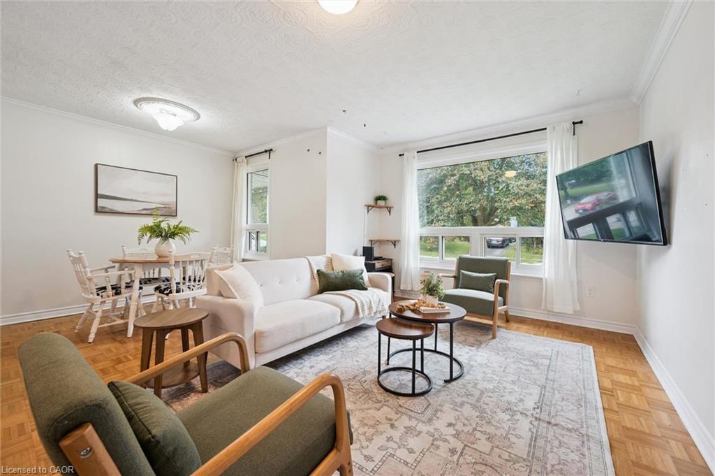 29 Mcilwraith Crescent