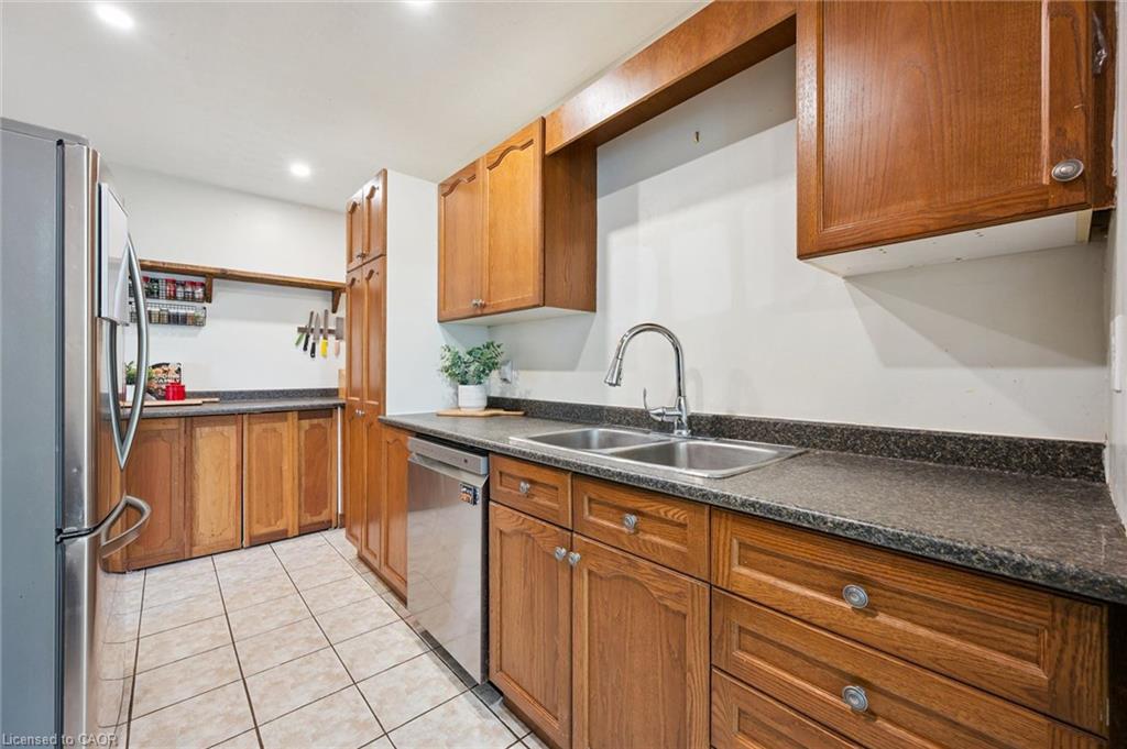 29 Mcilwraith Crescent