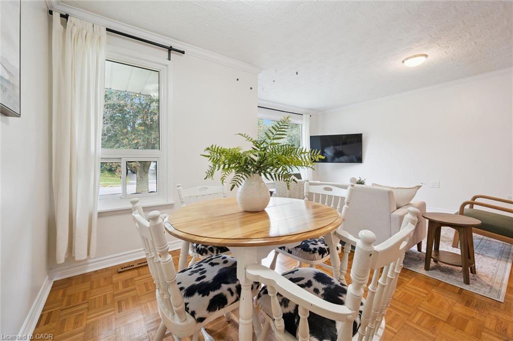 29 Mcilwraith Crescent