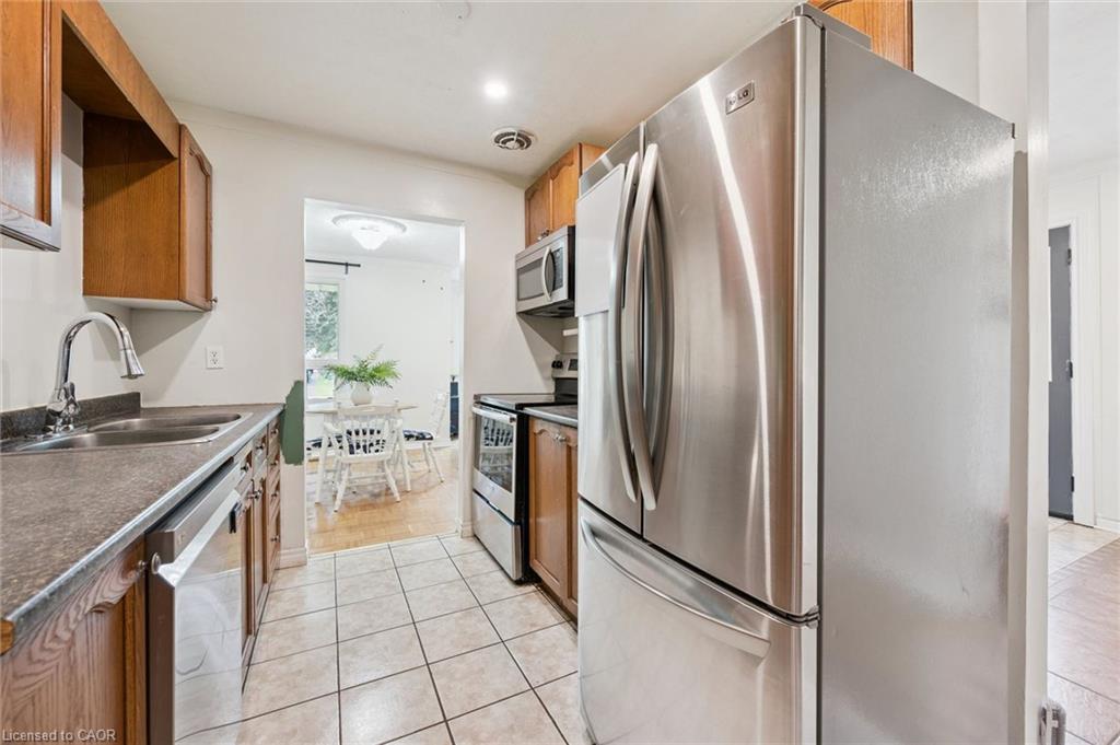 29 Mcilwraith Crescent