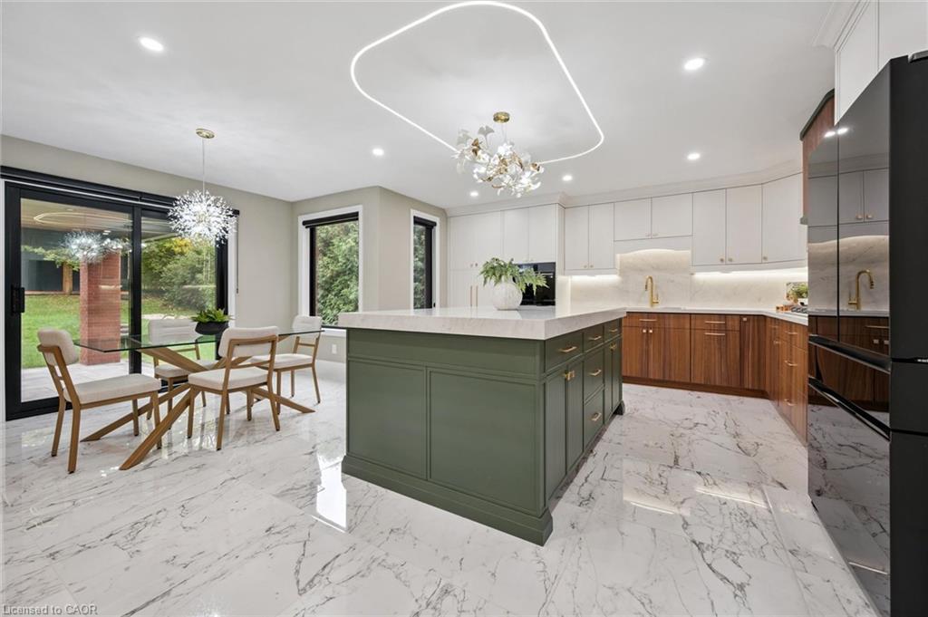 11 Bridlewood Drive