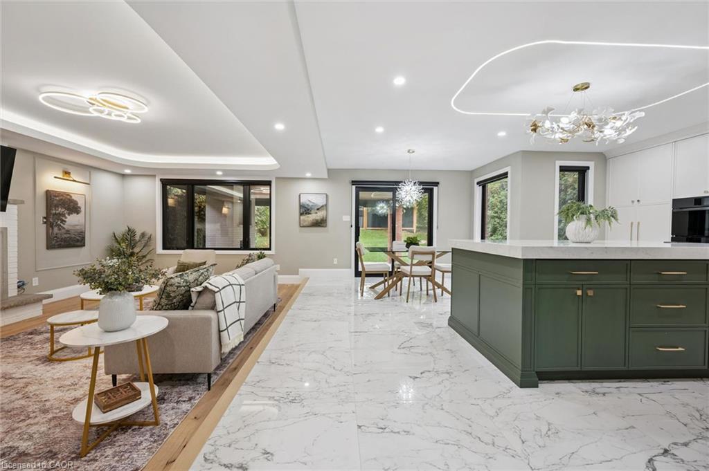 11 Bridlewood Drive