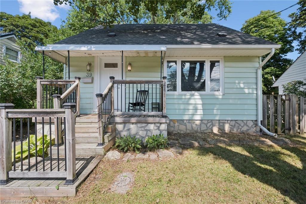 39 Ridgewood Avenue