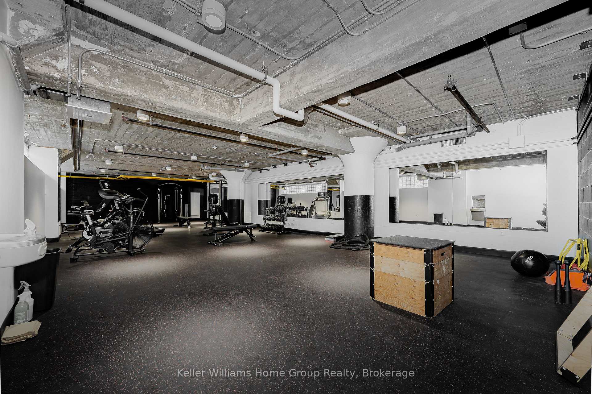 120 Huron Street 304