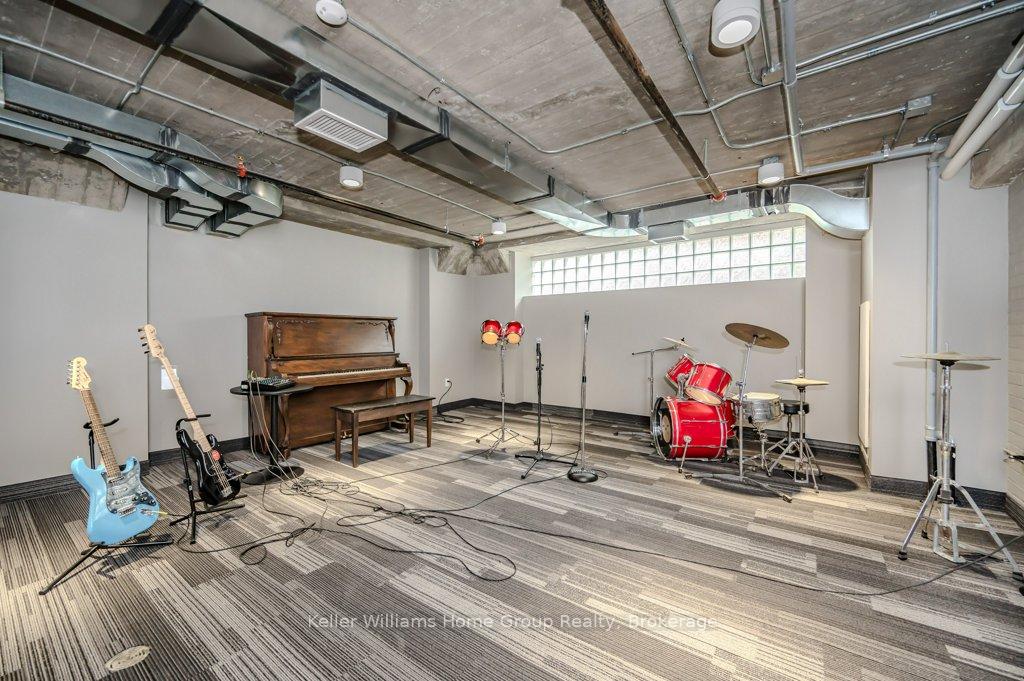 120 Huron Street 304