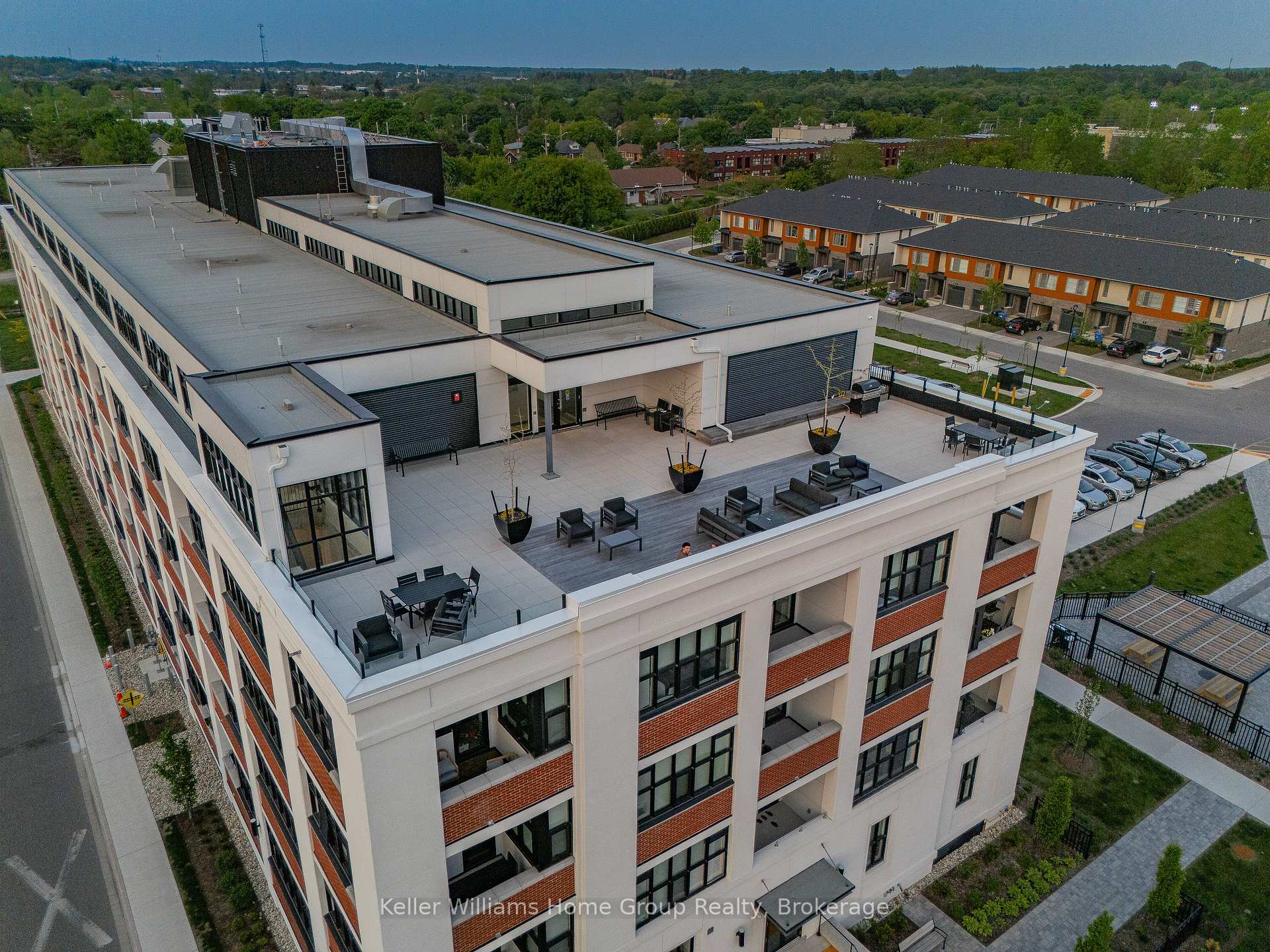 120 Huron Street 304