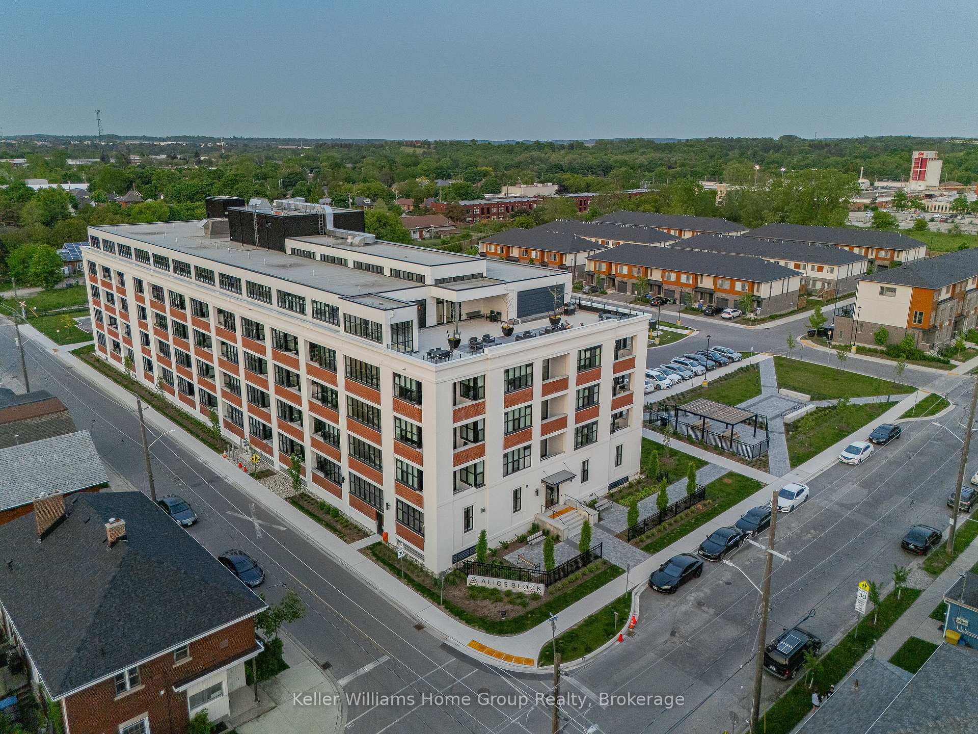 120 Huron Street 304