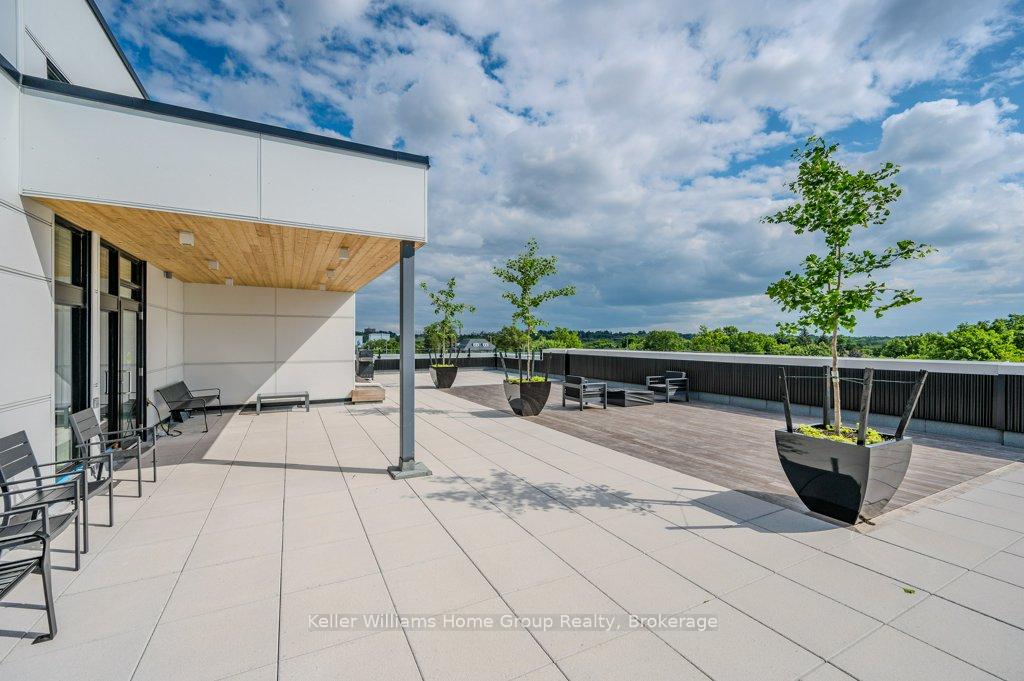 120 Huron Street 304