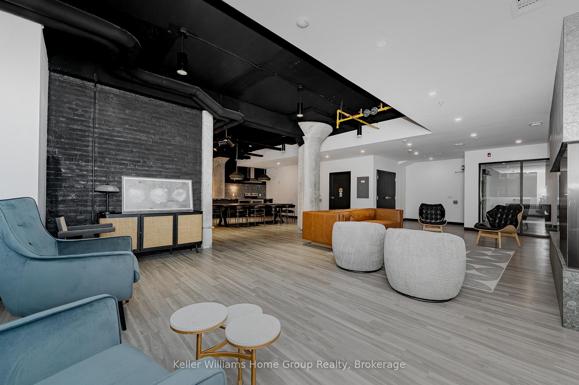 120 Huron Street 304
