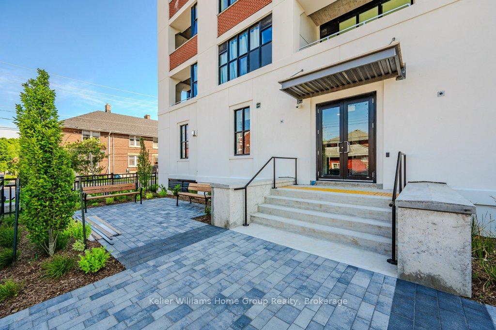 120 Huron Street 304